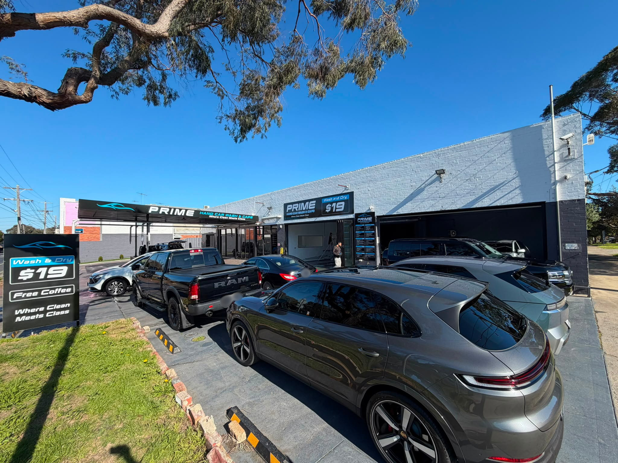 complete car wash near Black Rock